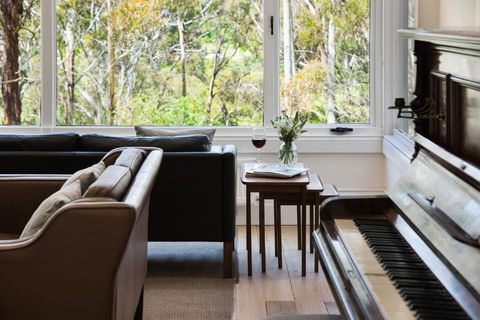 Annecy House - Grafton Accommodation 0