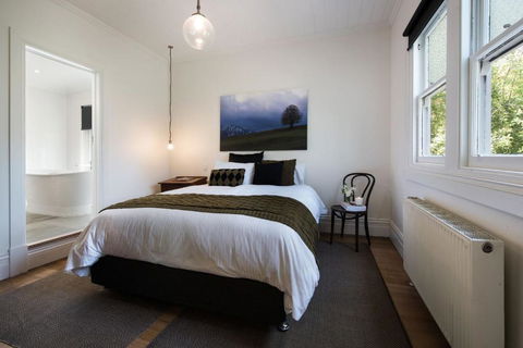 Annecy House - Grafton Accommodation 2
