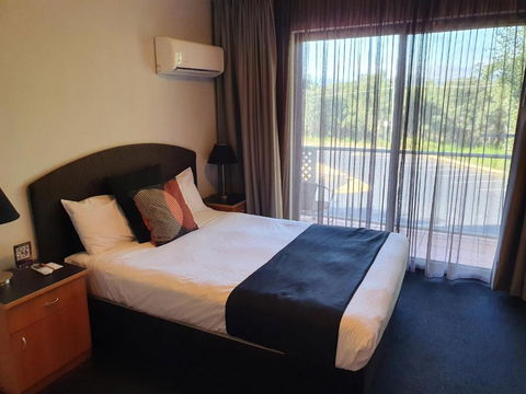 Alpha Hotel Canberra - Grafton Accommodation 2