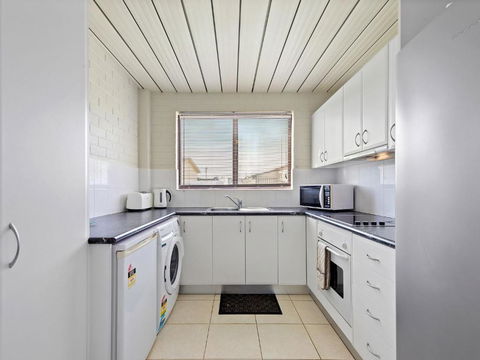 Apollo Unit 28 Ground Floor - Grafton Accommodation 4