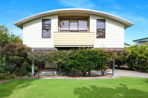 Aquarius Beach Stay - Belle Escapes Jervis Bay - Grafton Accommodation 1
