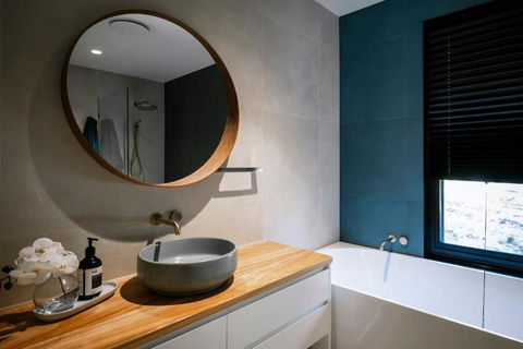 Architectural Gem In Central Red Hill - Grafton Accommodation 3