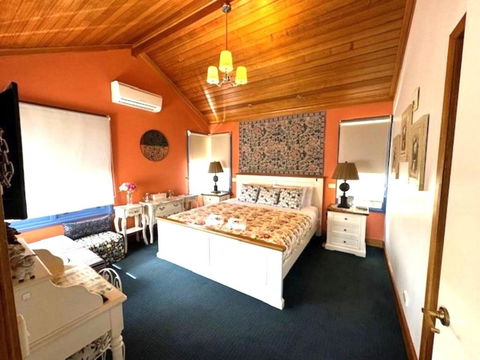 Artee House - A Bright Escape - Grafton Accommodation 2