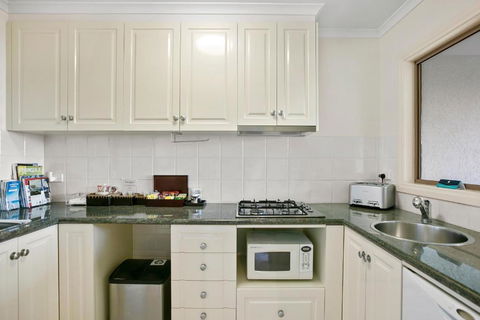 Arthurs Views - Grafton Accommodation 3