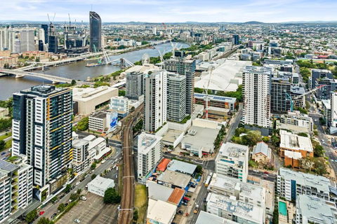 Artisan Apartments South Brisbane - Grafton Accommodation 1