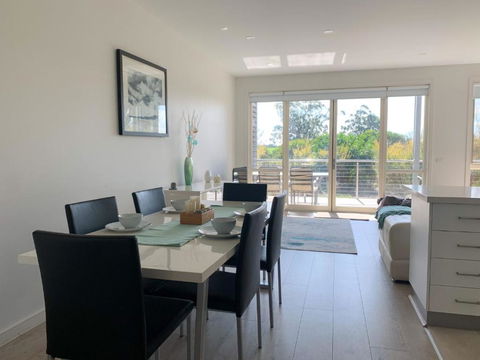 At Broadbeach Inverloch - Grafton Accommodation 3