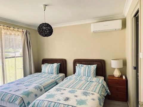 At Holiday House - Grafton Accommodation 3