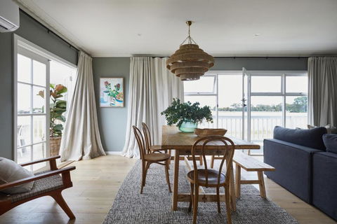 Aurora - Beachside Beauty - Grafton Accommodation 2