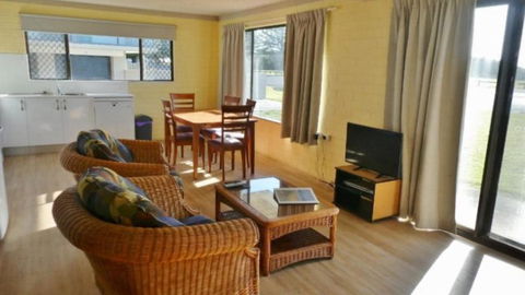 Aurora D - S, 2 - 13 Pacific Pde - Grafton Accommodation 3
