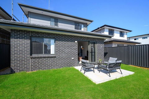 Austral Mordern House 10ppl - Grafton Accommodation 3