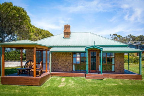 Apollo Bay Cottages- Sugarloaf - Grafton Accommodation 2