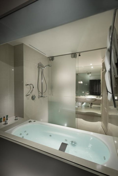 Hilton Cairns - Grafton Accommodation 4