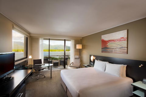 Hilton Cairns - Grafton Accommodation 7
