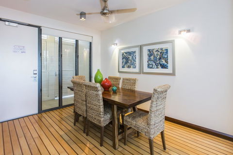 Boathouse Port Of Airlie - Grafton Accommodation 10
