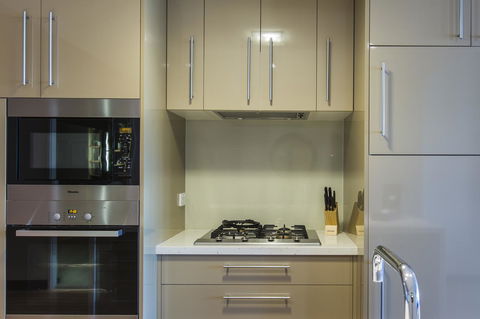 Boathouse Port Of Airlie - Grafton Accommodation 7