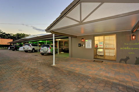 Chalet Motor Inn - Grafton Accommodation 9