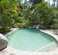 John's Tropical Island Home - Grafton Accommodation