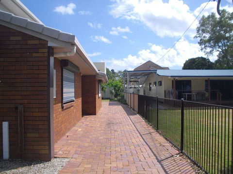 Island Homestay - Grafton Accommodation 15