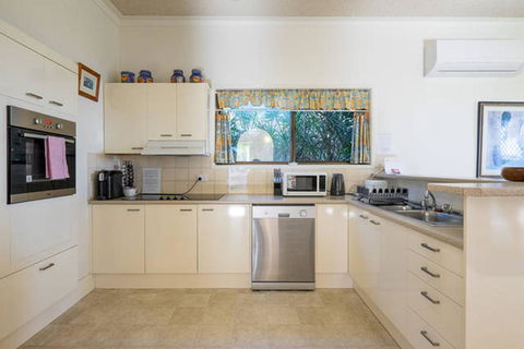 Keith\'s Place, 1 Of The 3 Most Popular Units On Bribie - Grafton Accommodation 14