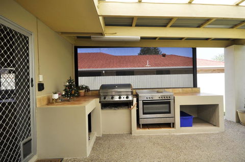 Ocean Wave - Grafton Accommodation 18