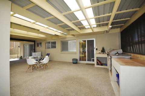 Ocean Wave - Grafton Accommodation 20