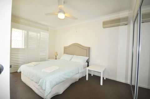 Ocean Wave - Grafton Accommodation 12