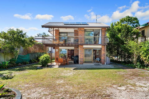 Bribie Beach House - Grafton Accommodation 4