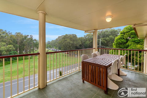 Immaculate Spacious Second Floor Unit Overlooking Pristine Parklands - Grafton Accommodation 0