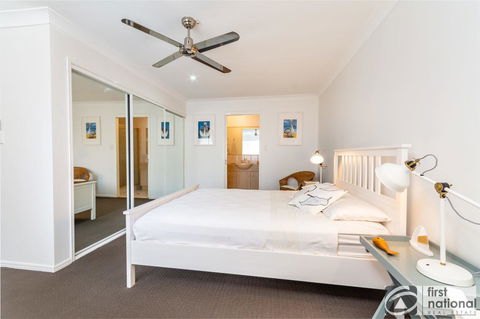Immaculate Spacious Second Floor Unit Overlooking Pristine Parklands - Grafton Accommodation 11