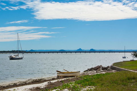 Lowset, Pet Friendly Cottage - Sunset Ave, Bongaree - Grafton Accommodation 13