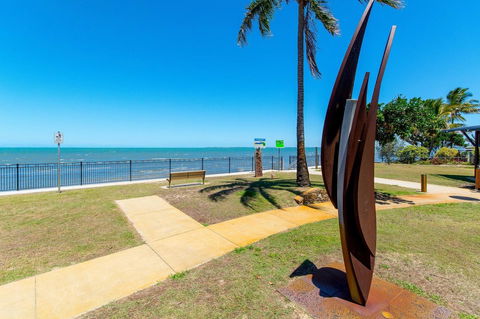 Waterviews,Pool, Wifi Its All Here !- Welsby Pde, Bongaree - Grafton Accommodation 8