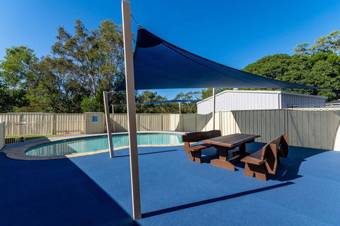 Waterviews,Pool, Wifi Its All Here !- Welsby Pde, Bongaree - Grafton Accommodation 17