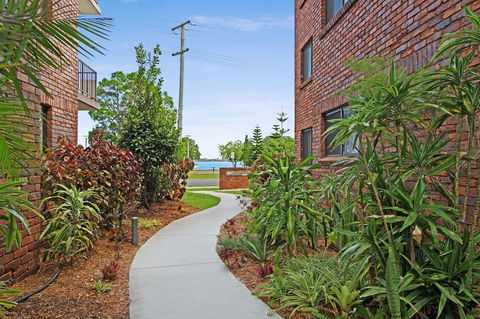 Waterviews,Pool, Wifi Its All Here !- Welsby Pde, Bongaree - Grafton Accommodation 15