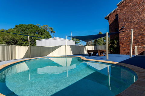 Waterviews,Pool, Wifi Its All Here !- Welsby Pde, Bongaree - Grafton Accommodation 13