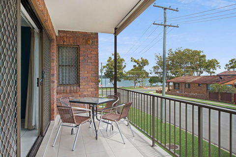 Waterviews,Pool, Wifi Its All Here !- Welsby Pde, Bongaree - Grafton Accommodation 0
