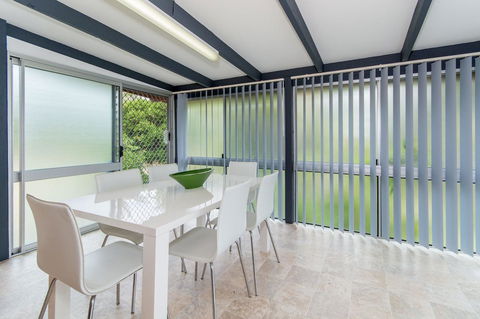 Short Stroll To Surf Beach - North Street, Woorim - Grafton Accommodation 11