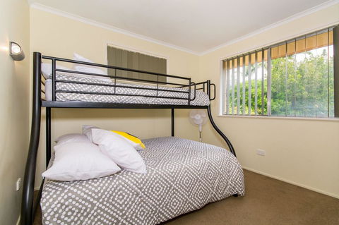 Short Stroll To Surf Beach - North Street, Woorim - Grafton Accommodation 6