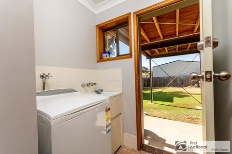 Family Holiday Haven On Boronia 100m To Beach - Grafton Accommodation 4