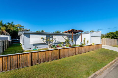 Fabulous Family Destination In Paradise Parade, Bongaree - Grafton Accommodation 0