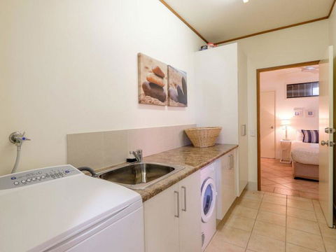 Claytons 1 By Discover Stradbroke - Grafton Accommodation 20