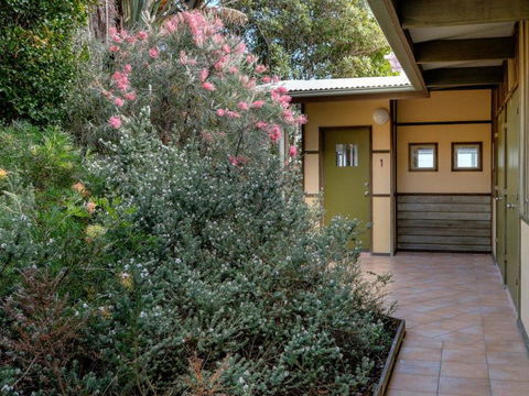 Claytons 1 By Discover Stradbroke - Grafton Accommodation 1