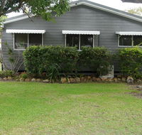 Amity Beach House - Grafton Accommodation