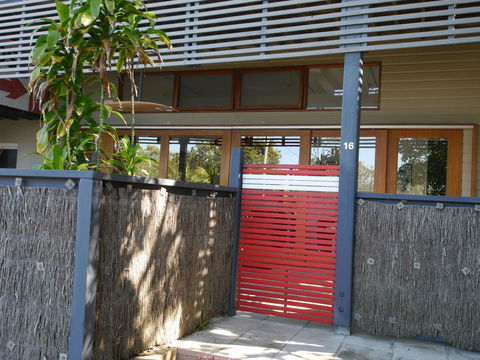 A AAA C-SHACK - Grafton Accommodation 1