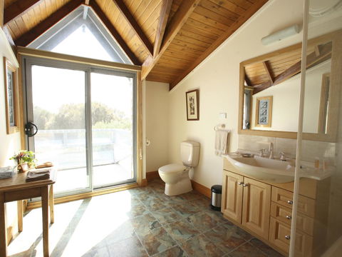 Mountain Seas Lodge - Grafton Accommodation 14