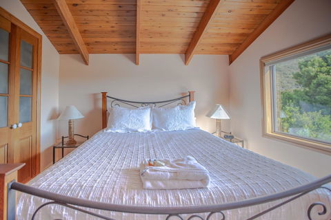 Mountain Seas Lodge - Grafton Accommodation 9
