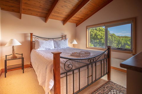 Mountain Seas Lodge - Grafton Accommodation 11