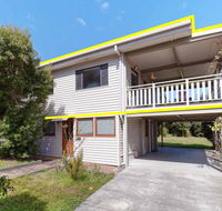 'Beach Break 1' 1/10 Lionel Street - upstairs unit with Aircon - Grafton Accommodation
