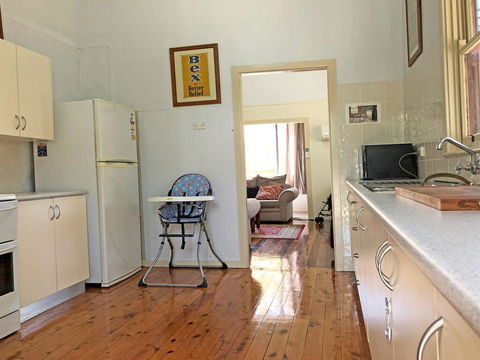 'Daves Place', 27 Rigney St - Holiday House With WIFI, Aircon & Boat Parking - Grafton Accommodation 2