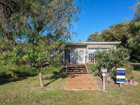 'The Croft' 11 Boulder Bay Rd - Cosy Beach House With Aircon & Only 270m To The Beach - Grafton Accommodation 0