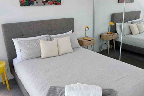 , Elsternwick, Impressive 2bed:carspot:15mins To CBD - Grafton Accommodation 1